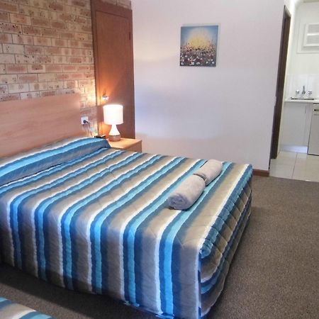 Nanango Fitzroy Motel Room photo