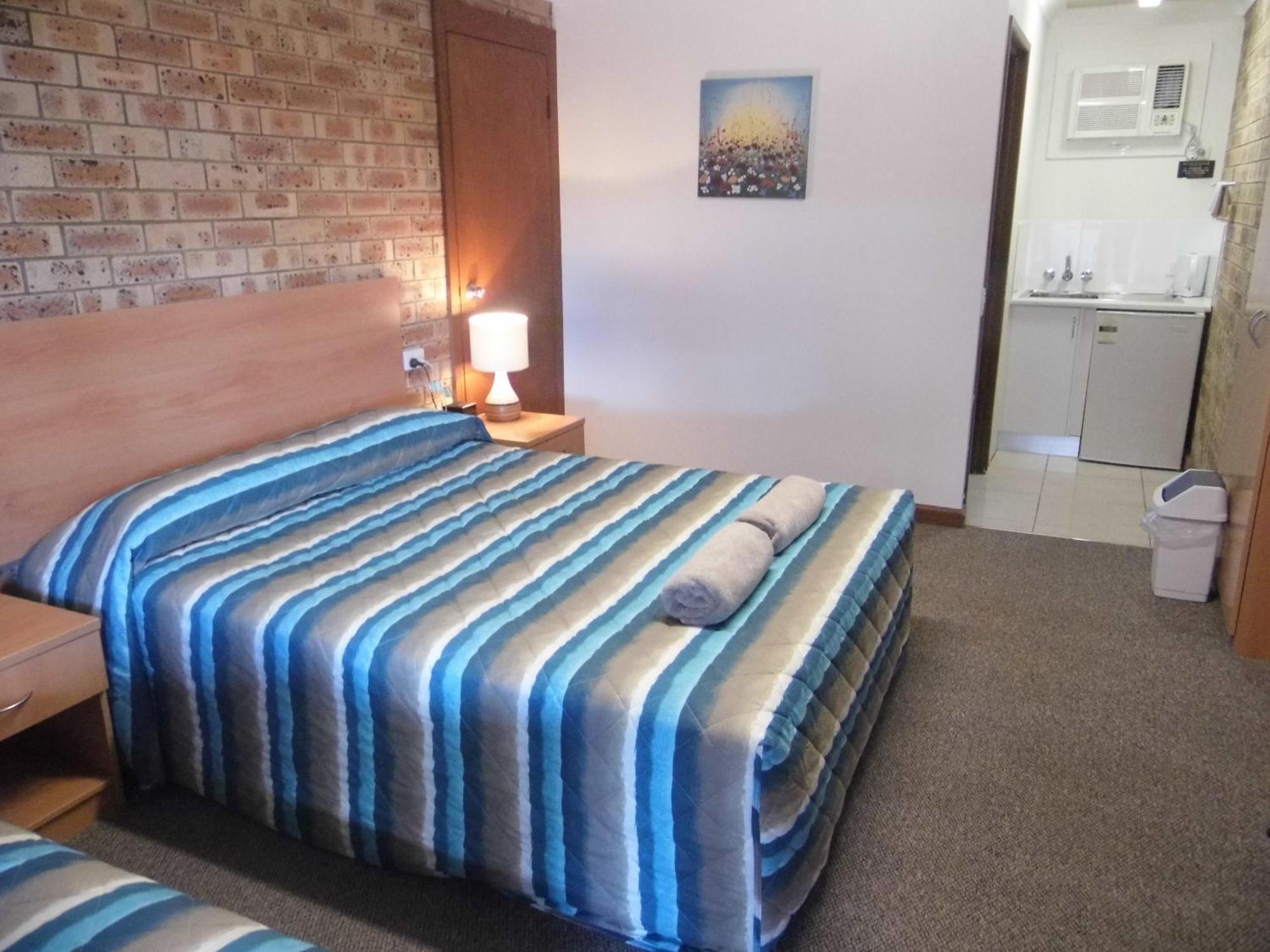 Nanango Fitzroy Motel Room photo